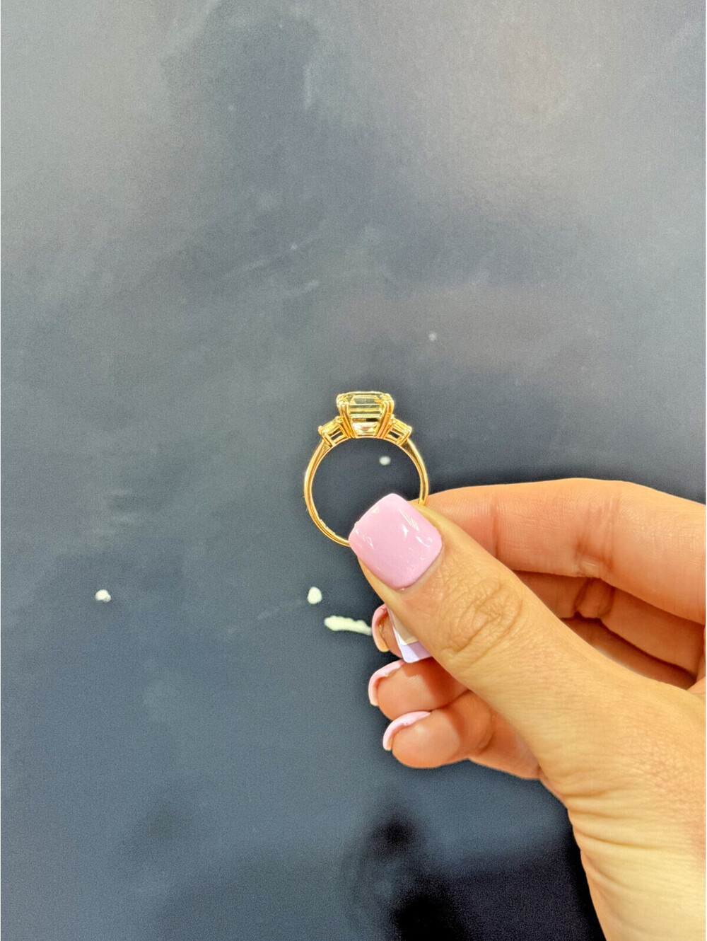14K YELLOW GOLD RING - Picture 3 of 7